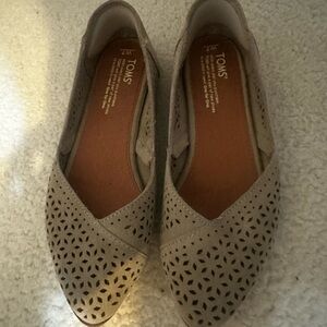 TOMS Women's Jutti Perforated Suede Flats